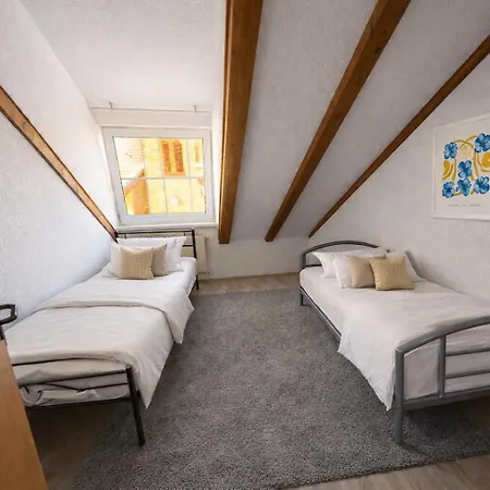 Large 120 Sq M 4 Bedrooms Near Frankfurt Apartmán *