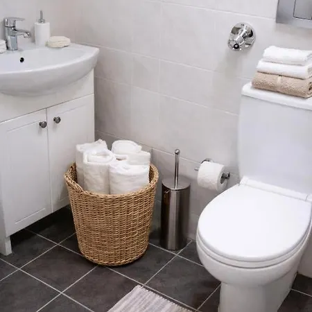 Large 120 Sq M 4 Bedrooms Near Frankfurt